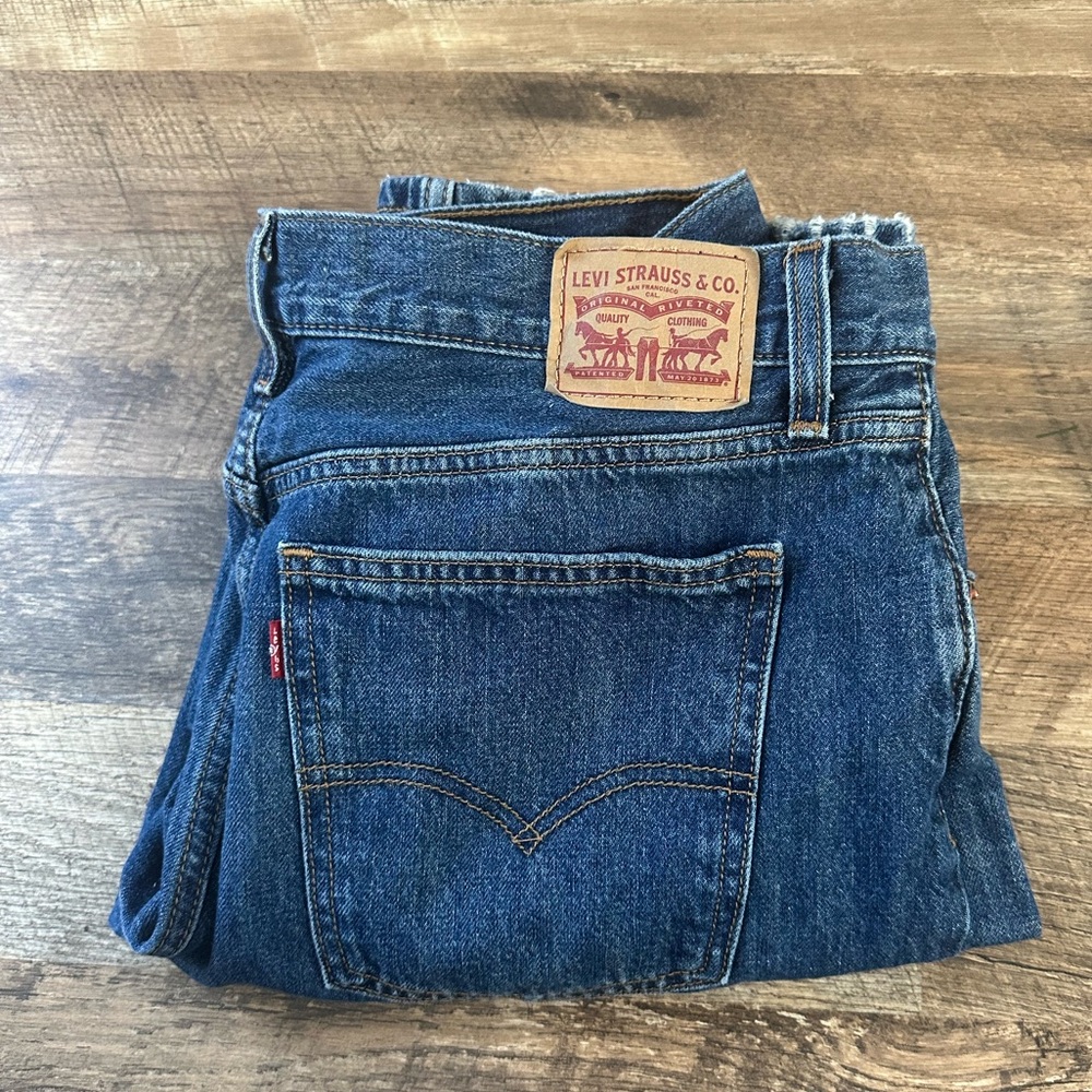 dark wash low pro levis